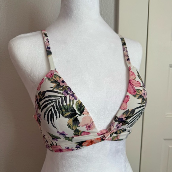 Pink and Purple Bikini Set with Tropical Floral Design - Picture 3 of 13